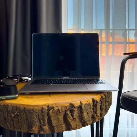 Dali Boutique Hotell *