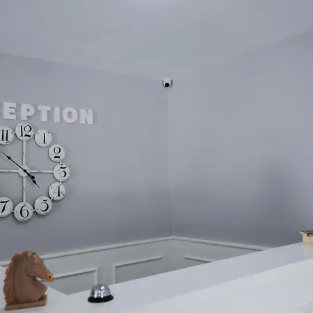 Dali Boutique Hotell *