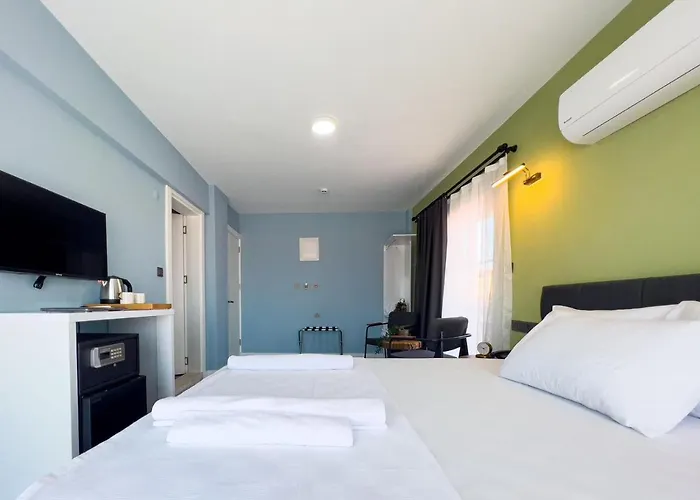 Dali Boutique Hotel *